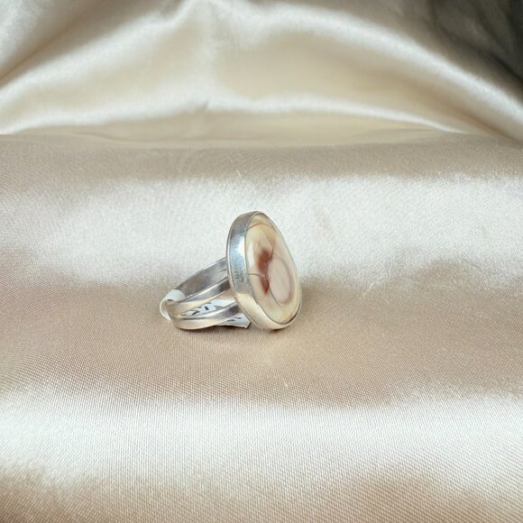 Silver Ring with Willow Creek Jasper Round Cabochon Gemstone Jewelry Size 7.75 - Picture 2 of 5